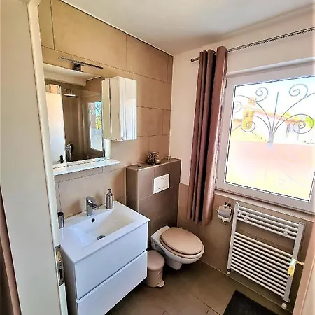 Engel With Pool Apartment Porec