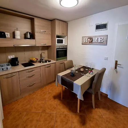 Engel With Pool Apartment *