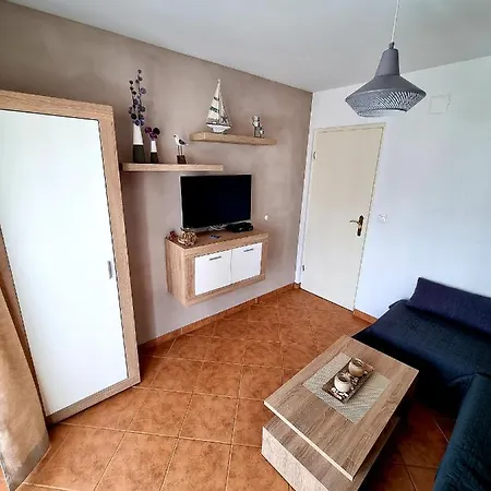 Apartment Engel With Pool