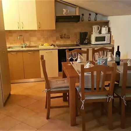 Engel With Pool Apartment Porec