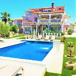 Engel With Pool Porec