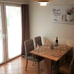 Engel With Pool Appartement
