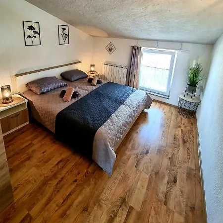 Engel With Pool Poreč