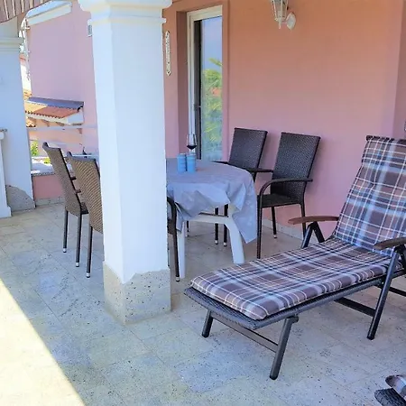 Lägenhet Engel With Pool