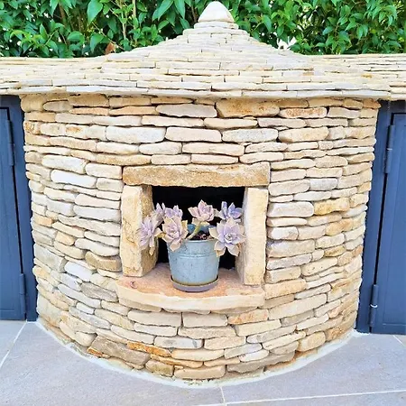 Engel With Pool Apartamento
