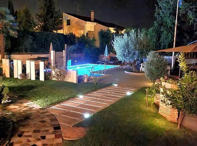 Engel With Pool Apartmán *